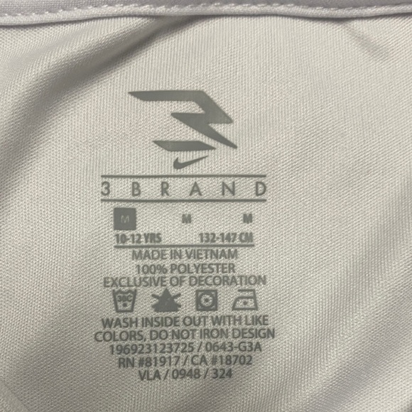 Nike Kids Matching T-shirt and Shorts - Picture 2 of 5